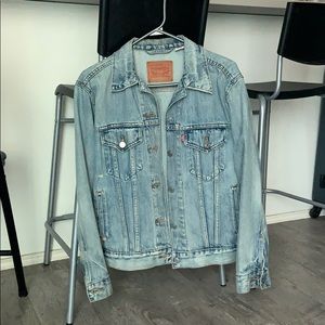 Levi’s boyfriend denim jacket